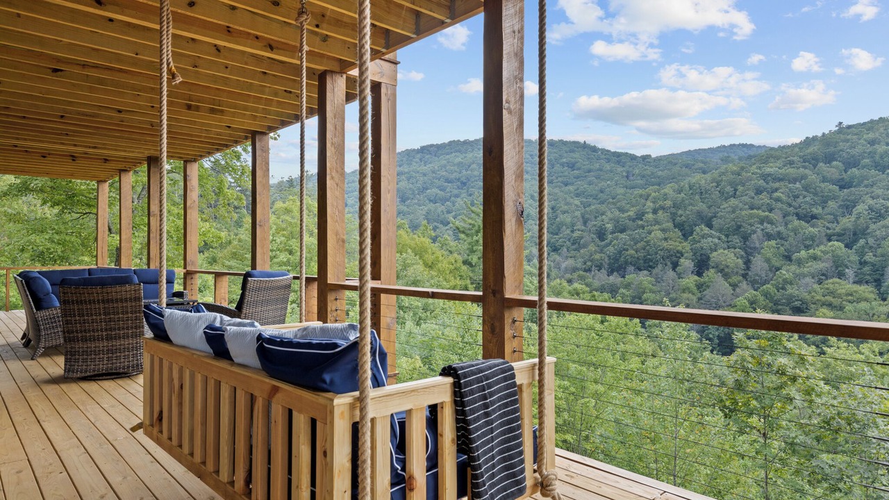 Photo of Patio Balcony in Cherry Log