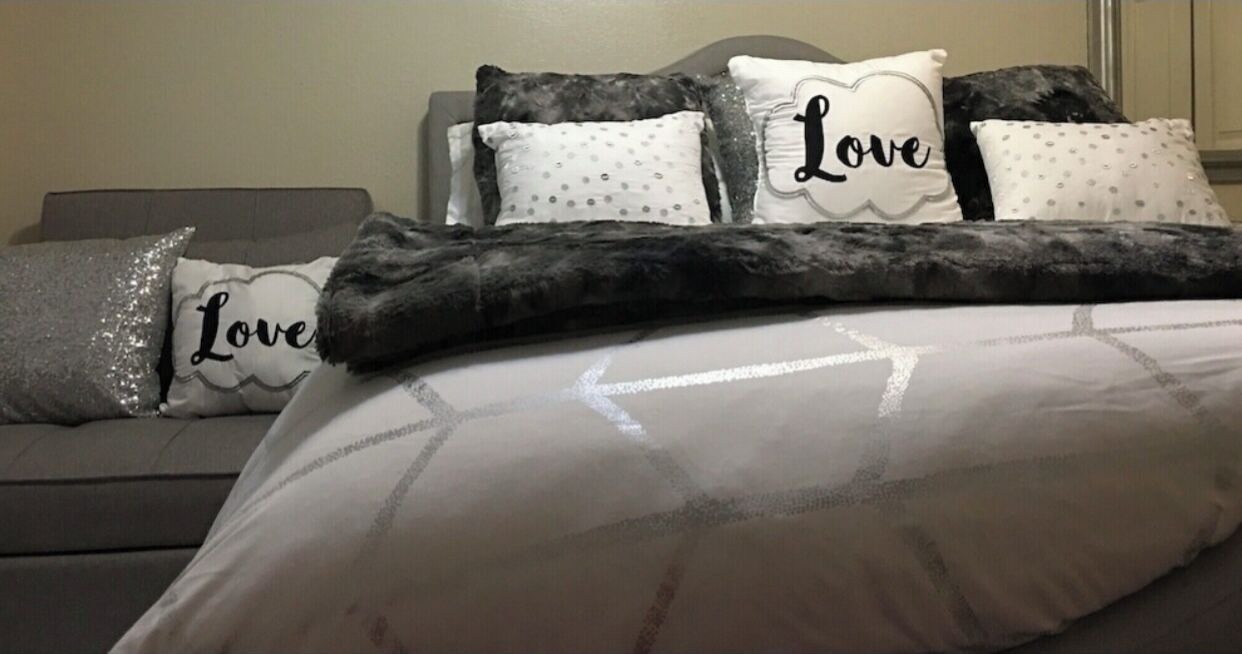 Photo of Bedroom in Ludlam