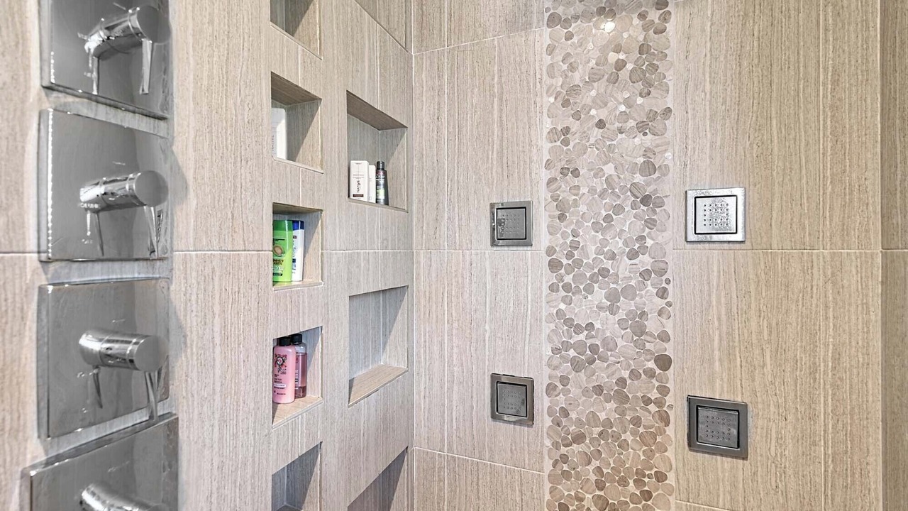 Photo of Bathroom in Isles of Capri