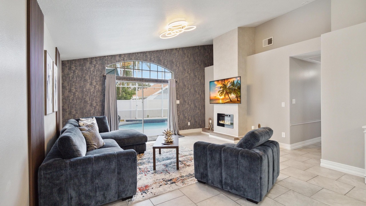 Photo of Livingroom in Eagle Pointe South