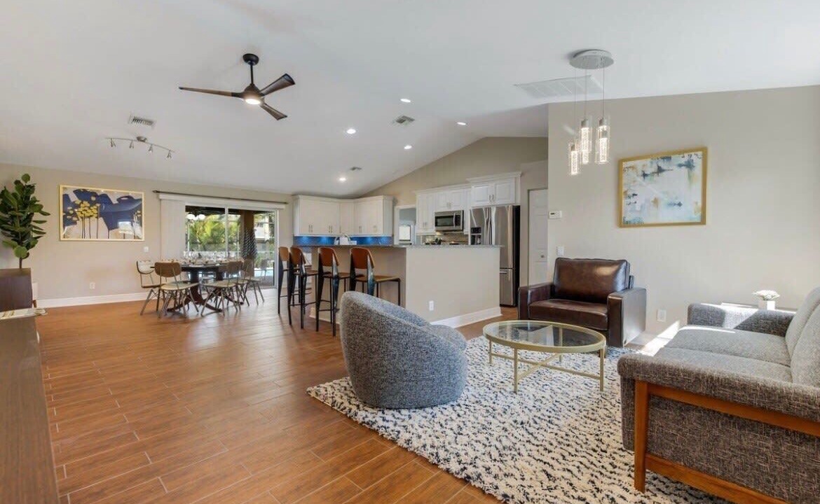Photo of Livingroom in Diplomat