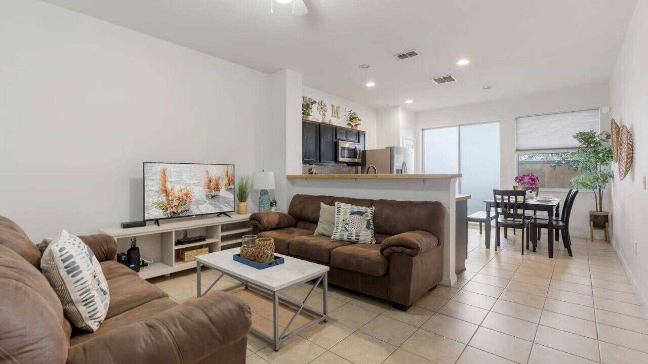Photo of Livingroom in Crestwynd Bay
