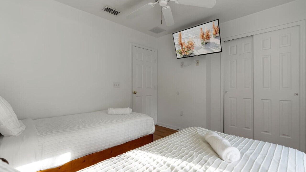 Photo of Bedroom in Crestwynd Bay