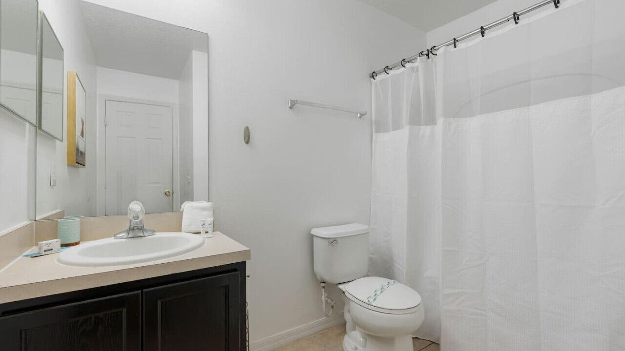 Photo of Bathroom in Crestwynd Bay