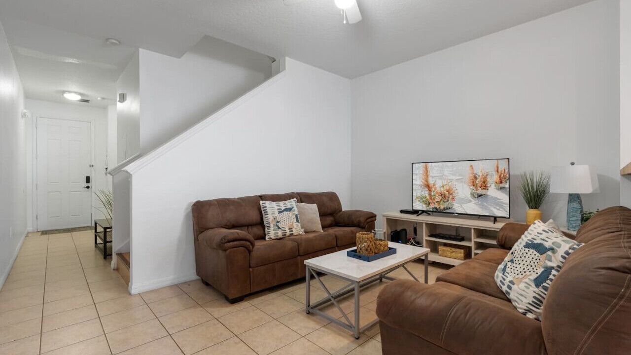 Photo of Livingroom in Crestwynd Bay