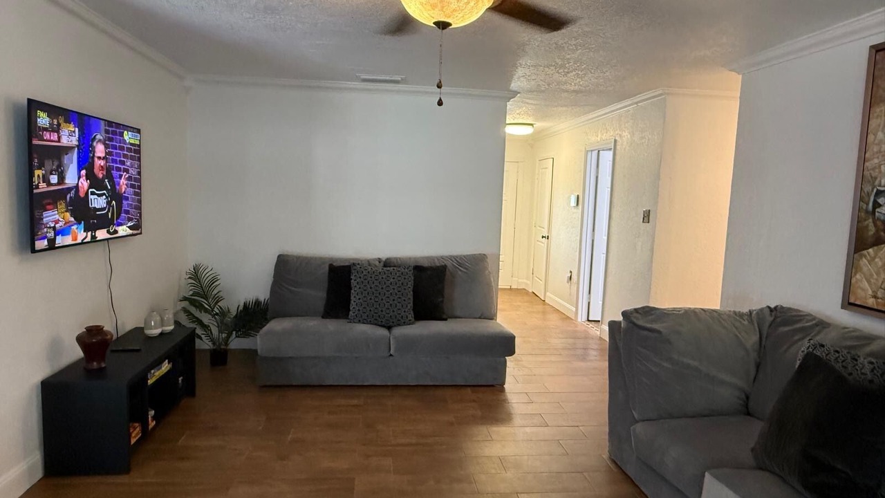 Photo of Livingroom in Cypress Gardens