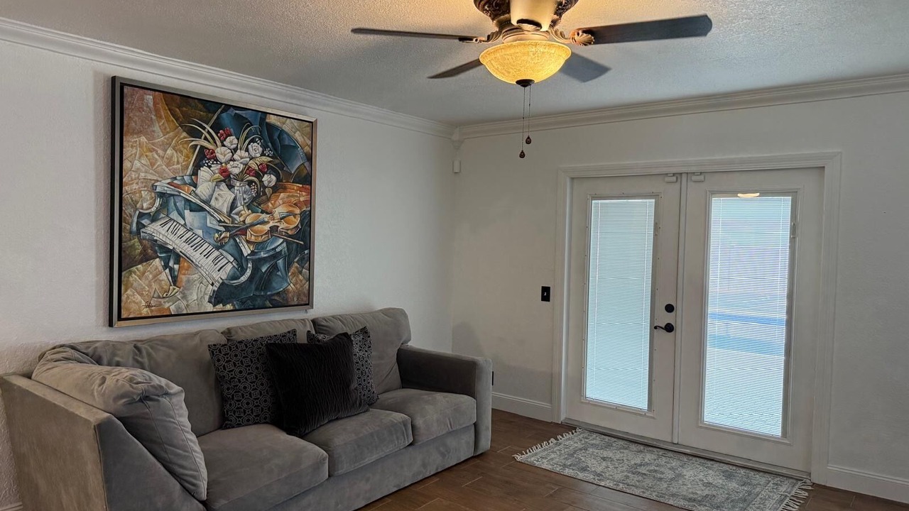 Photo of Livingroom in Cypress Gardens