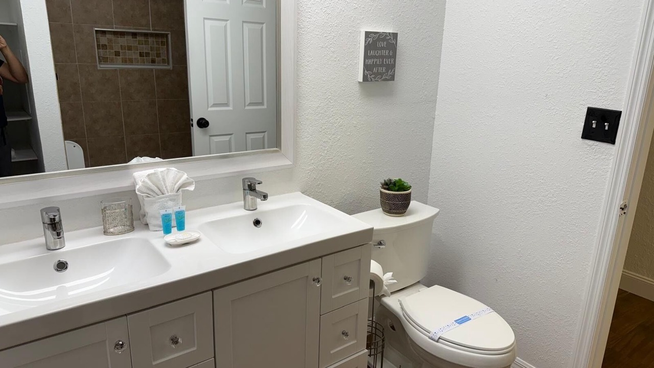Photo of Bathroom in Cypress Gardens
