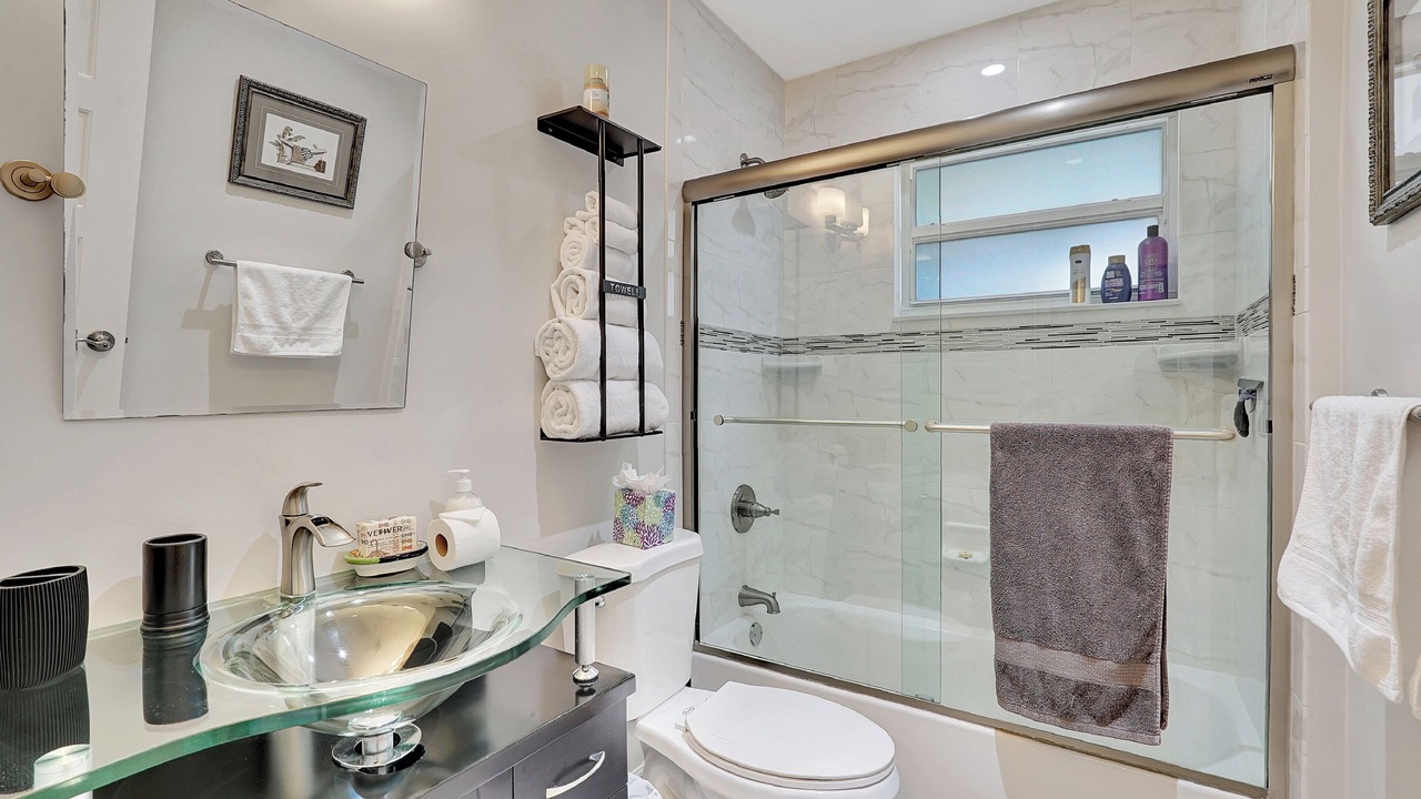 Photo of Bathroom in Pompano Isles