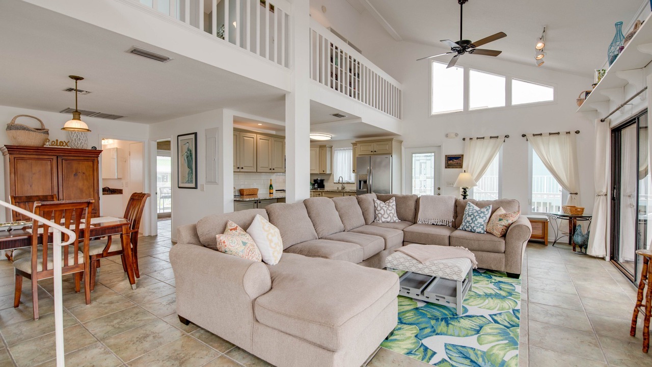 Photo of Livingroom in Cutthroat Harbor Estates