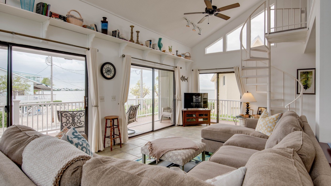 Photo of Livingroom in Cutthroat Harbor Estates