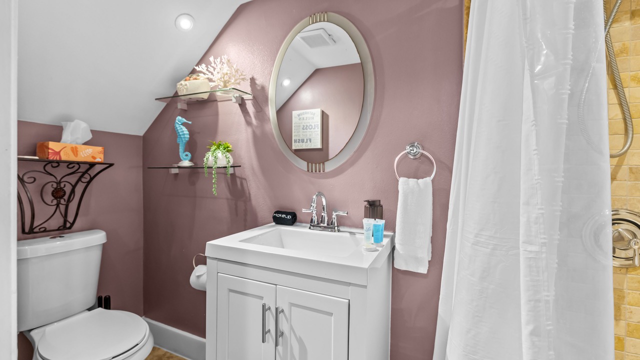 Photo of Bathroom in South Gate Ridge