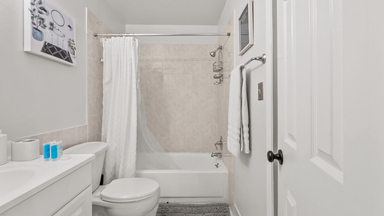 Photo of Bathroom in South Gate Ridge