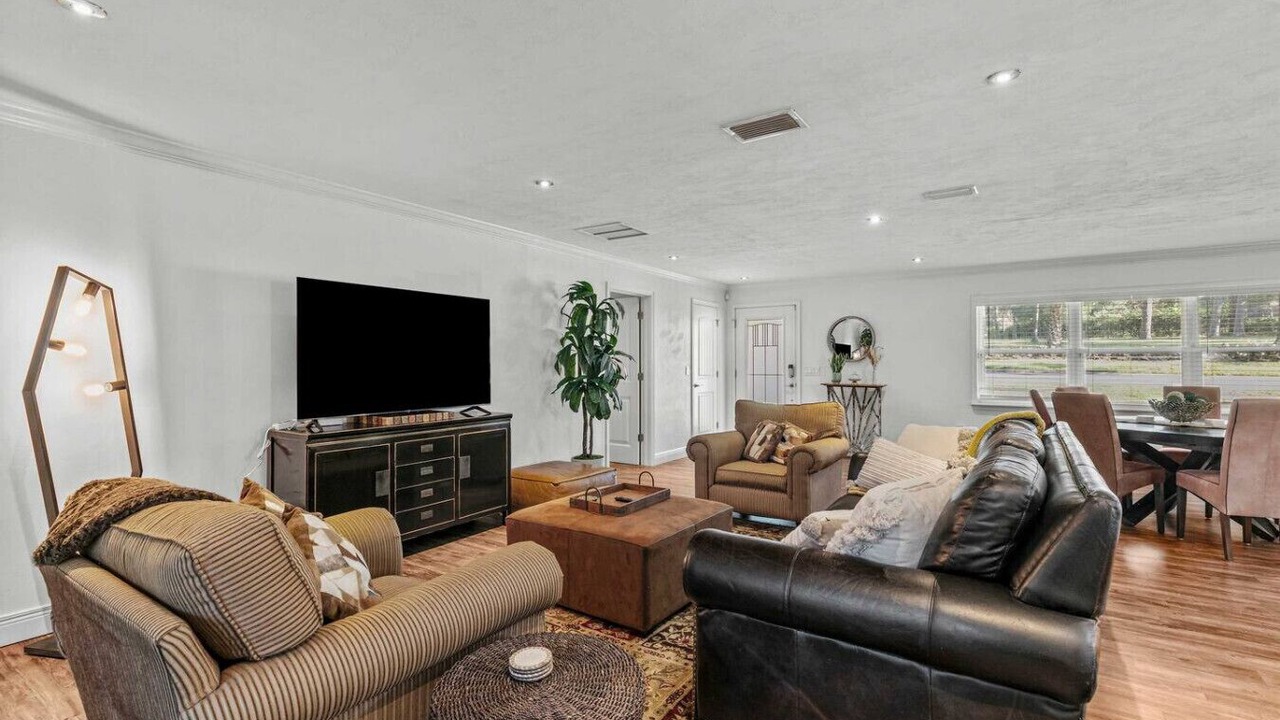 Photo of Livingroom in Gainesville