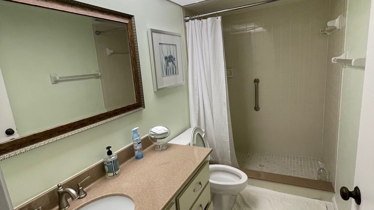 Photo of Bathroom in Bokeelia