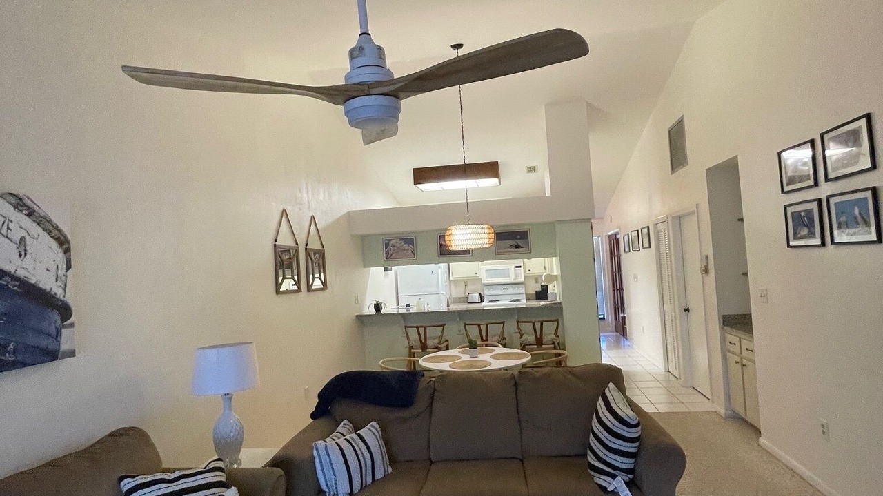 Photo of Livingroom in Bokeelia