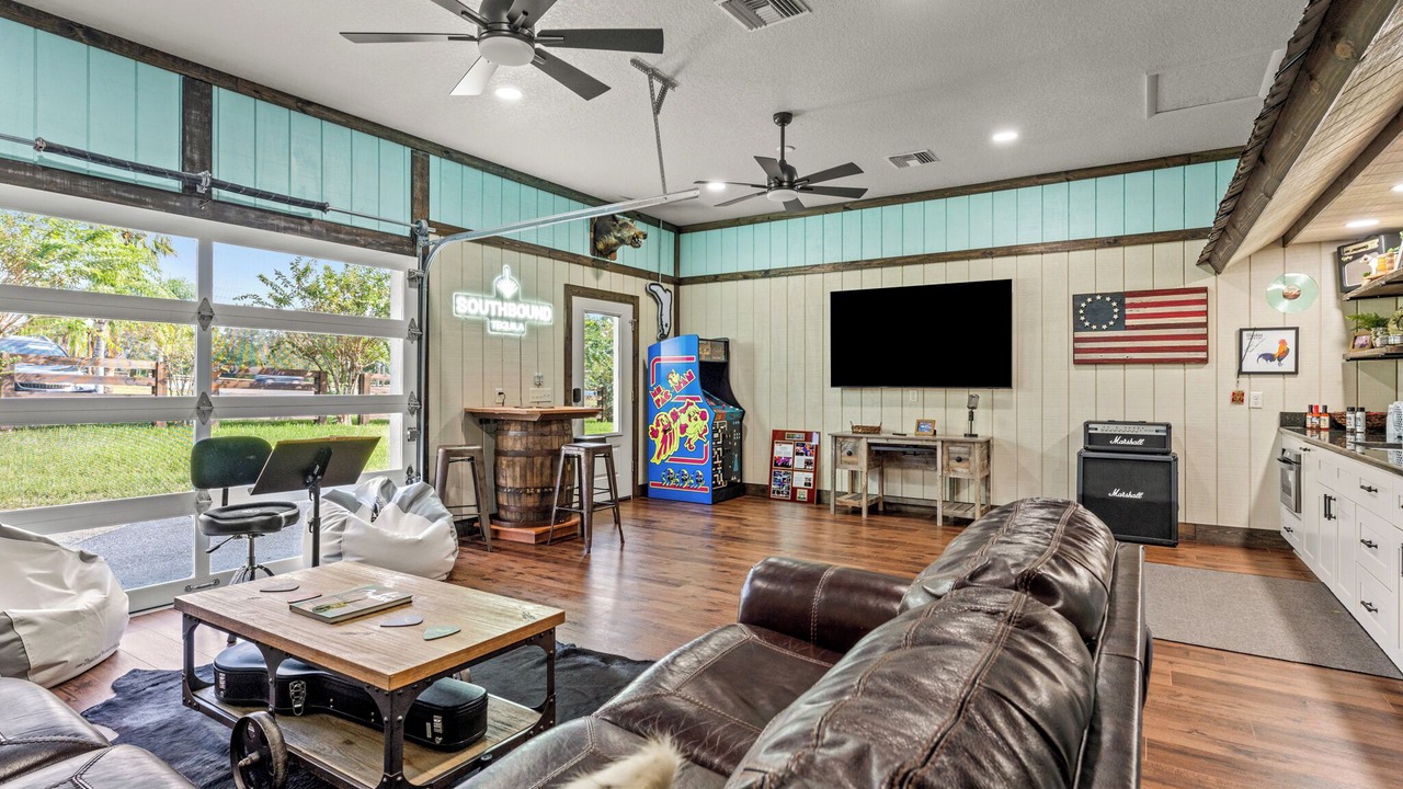 Photo of Livingroom in Brooksville