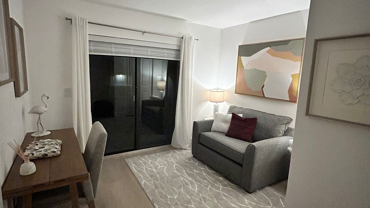 Photo of Livingroom in Lake Ida Shores