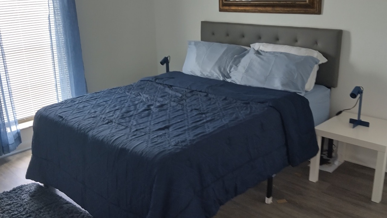 Photo of Bedroom in North Lauderdale
