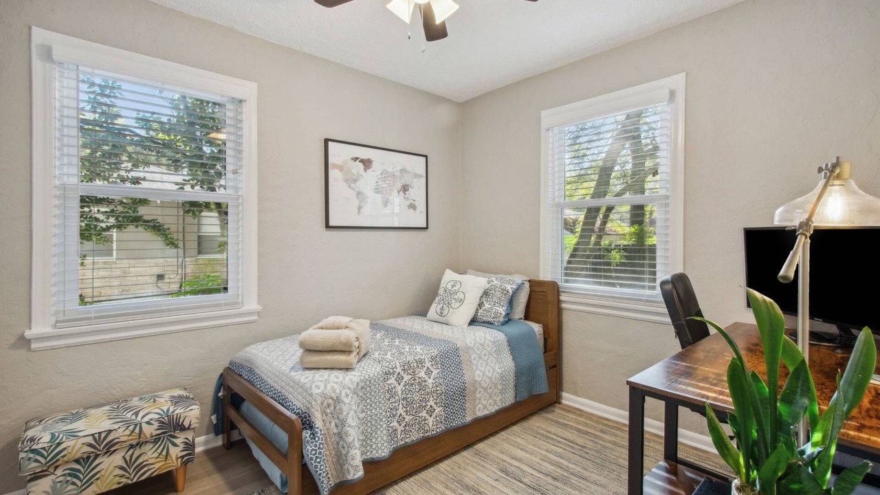 Photo of Bedroom in Murray Hill