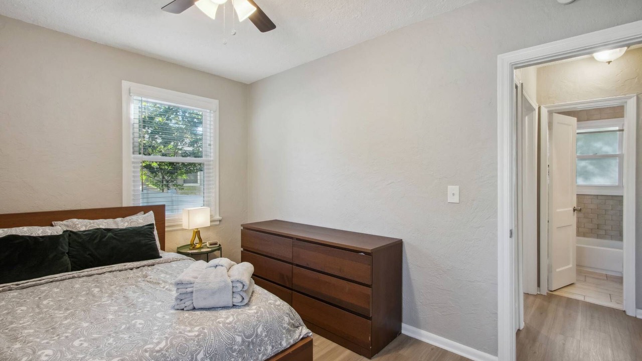 Photo of Bedroom in Murray Hill