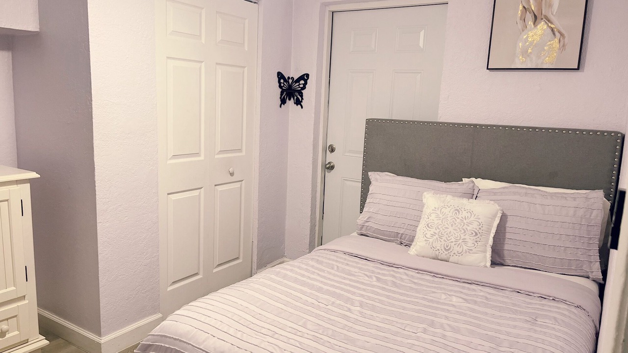 Photo of Bedroom in Davie