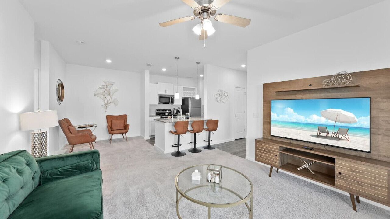 Photo of Livingroom in Orange Park