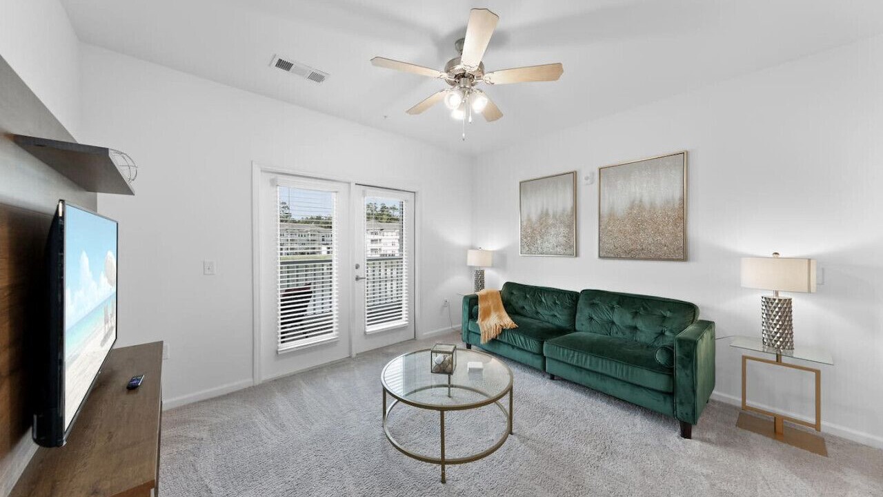 Photo of Livingroom in Orange Park