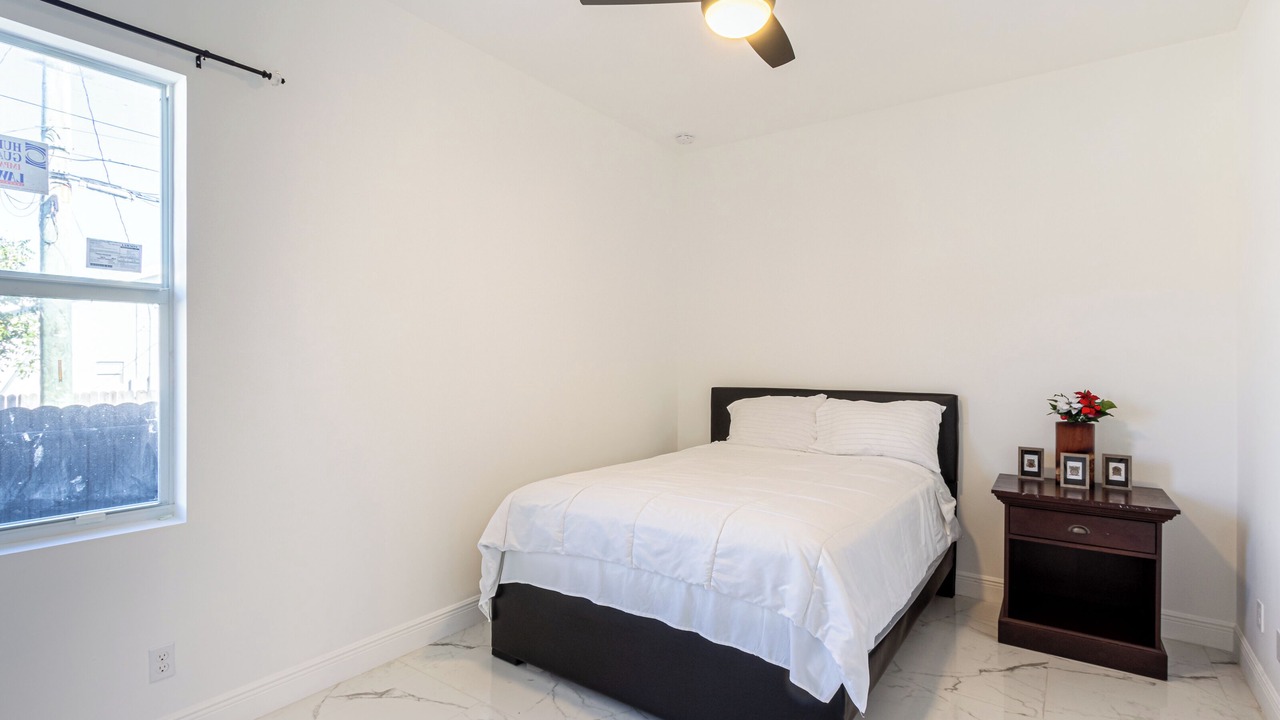Photo of Bedroom in Dania Beach