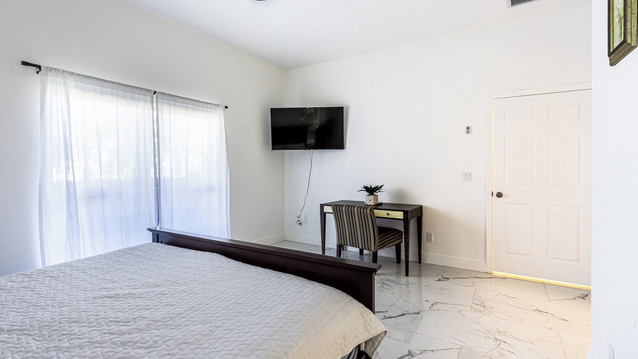 Photo of Bedroom in Dania Beach