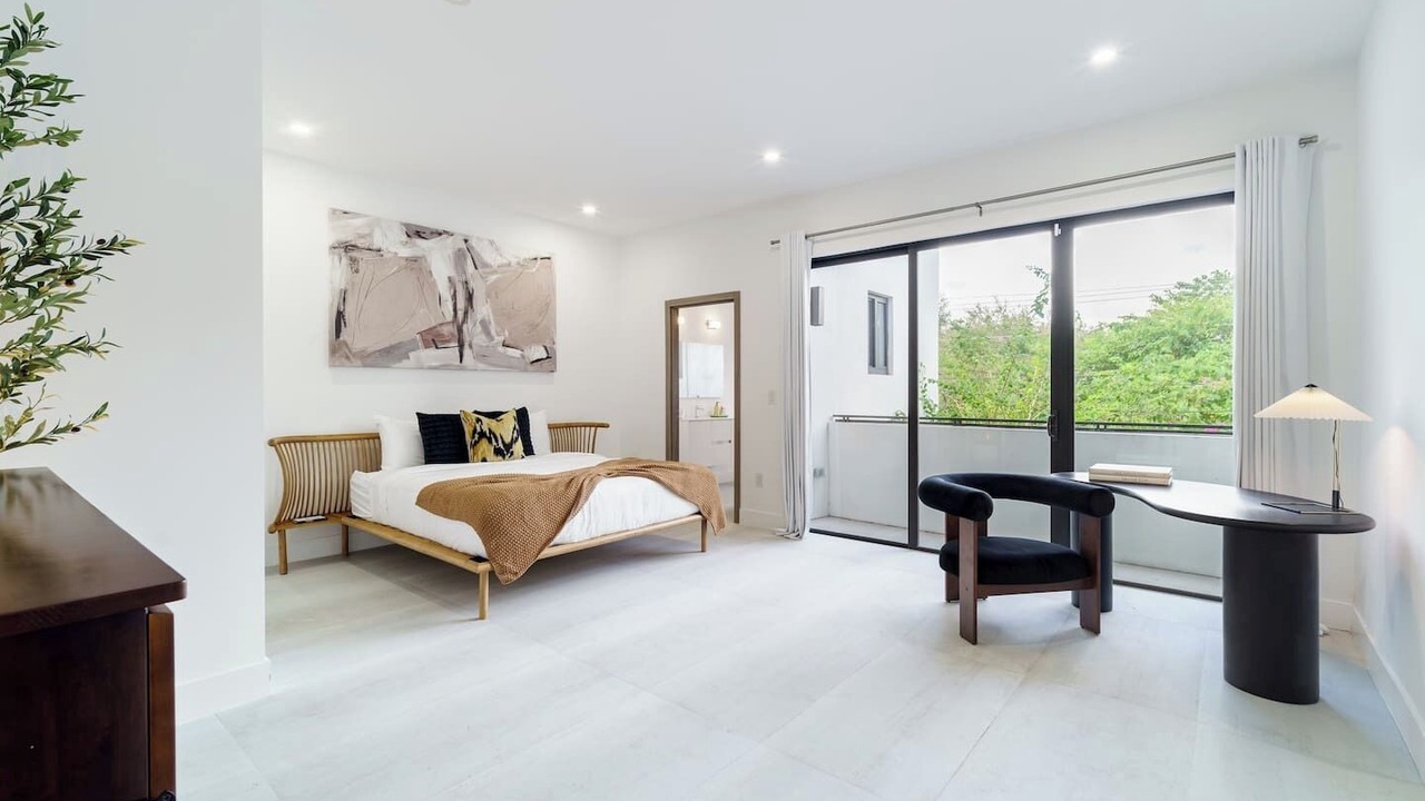 Photo of Bedroom in Coconut Grove