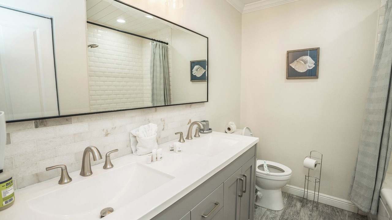 Photo of Bathroom in Apollo Beach
