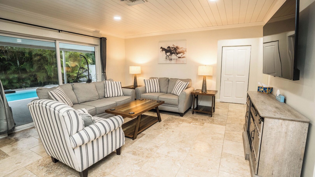 Photo of Livingroom in Apollo Beach