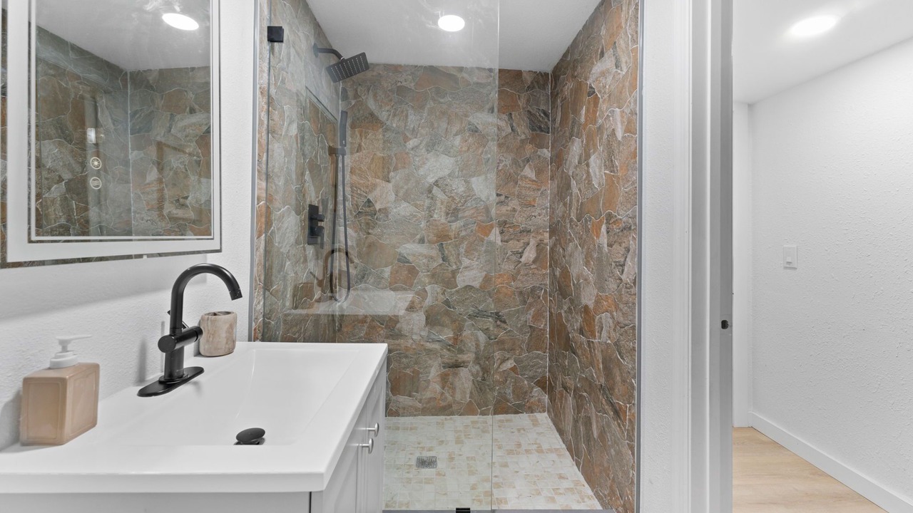 Photo of Bathroom in Egypt Lake-Leto
