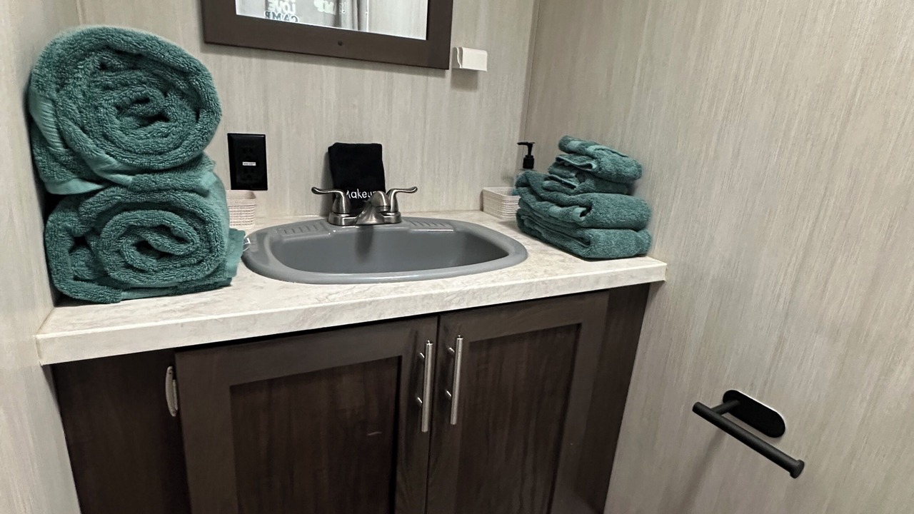 Photo of Bathroom in Courier City - Oscawana