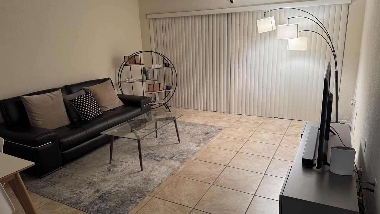 Photo of Livingroom in Ludlam