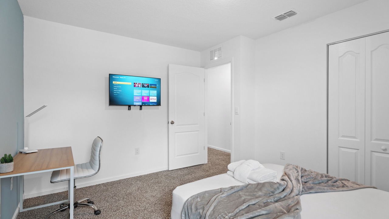 Photo of Bedroom in Baymeadows