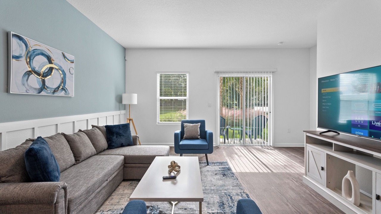 Photo of Livingroom in Baymeadows