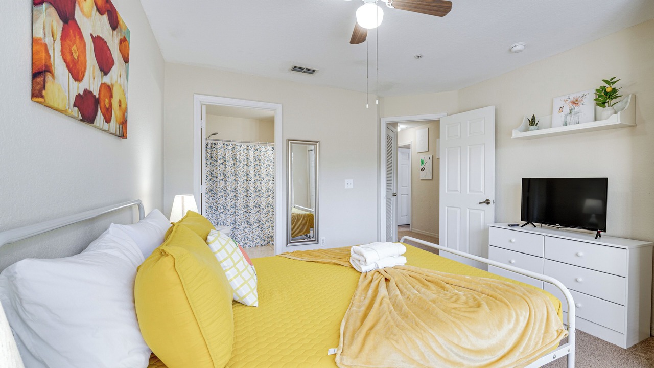 Photo of Bedroom in Venetian Bay Villages