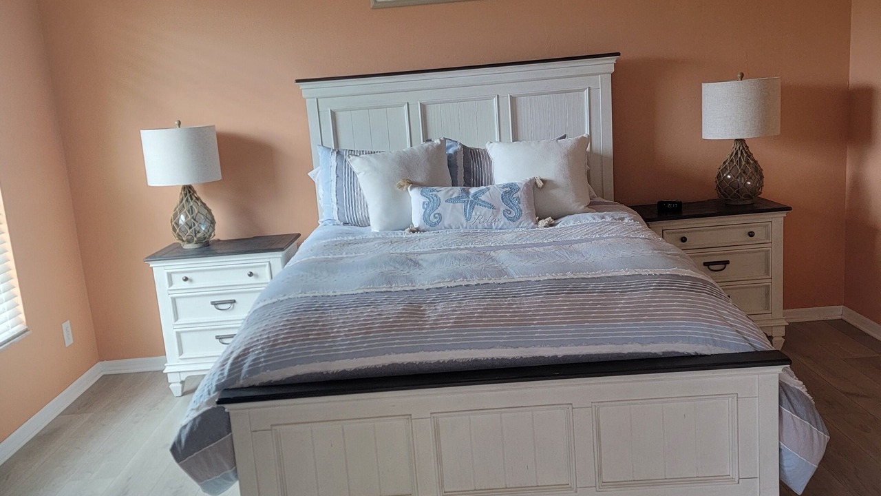 Photo of Bedroom in Cypress Lake