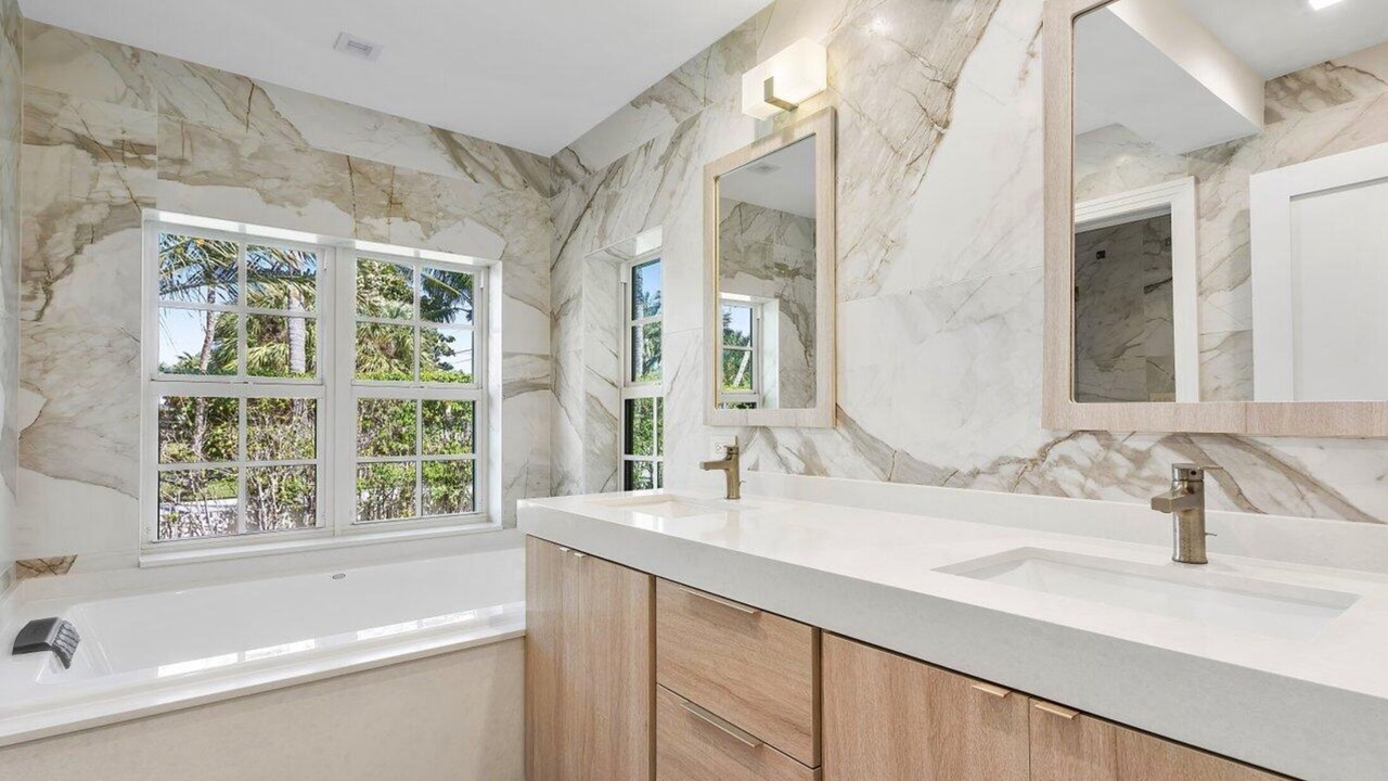Photo of Bathroom in Ocean Ridge
