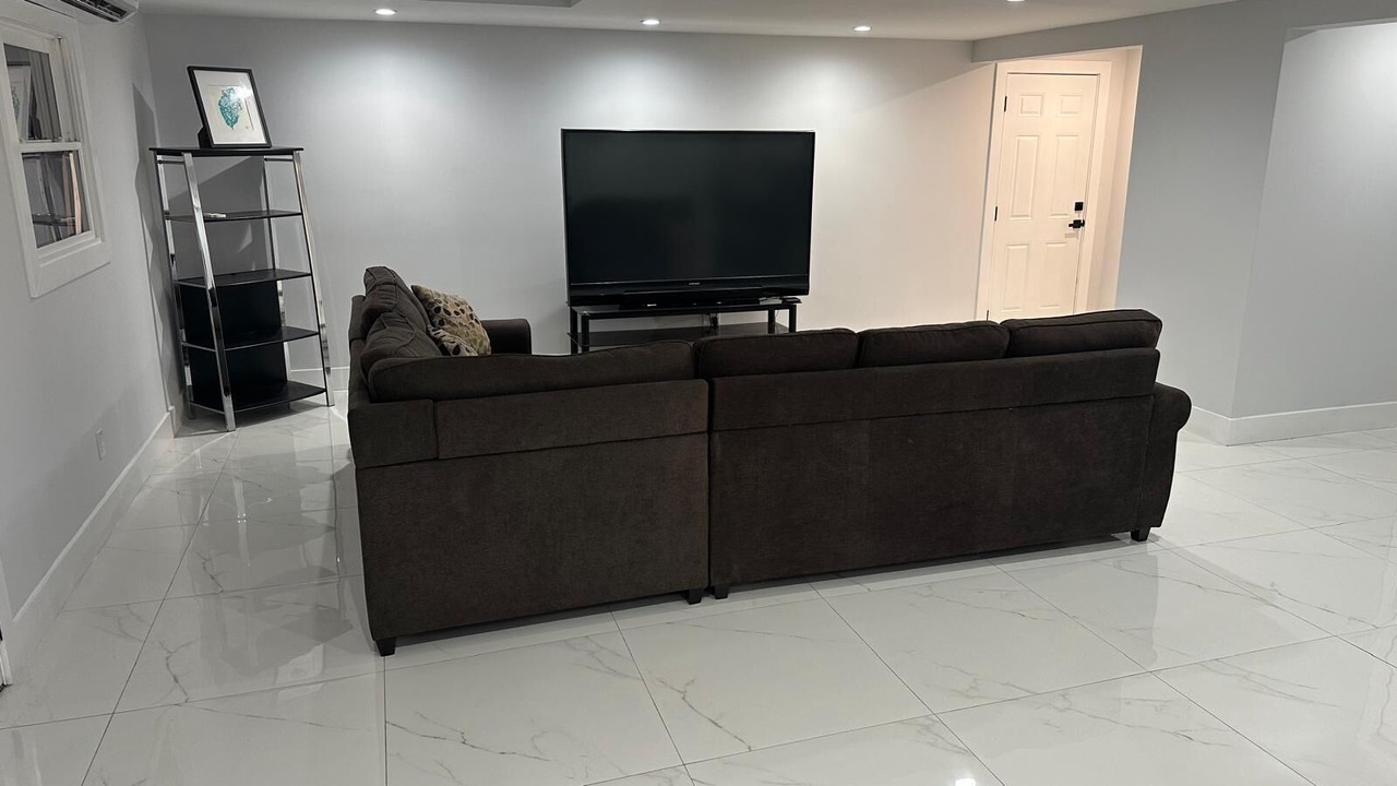 Photo of Livingroom in Fort Myers Shores