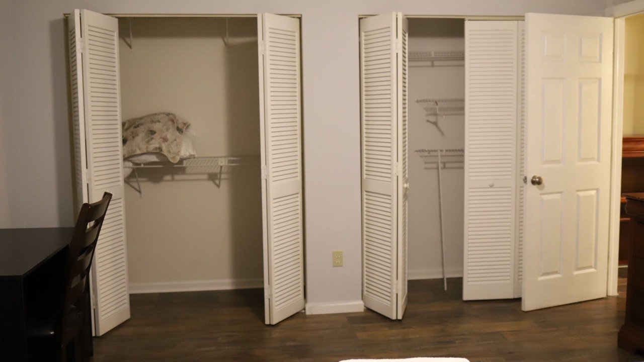 Photo of Bedroom in Greenview Shores