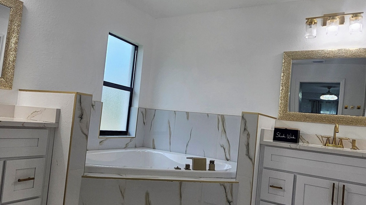 Photo of Bathroom in Lehigh Acres