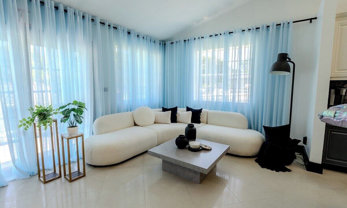 Photo of Livingroom in Edgewood