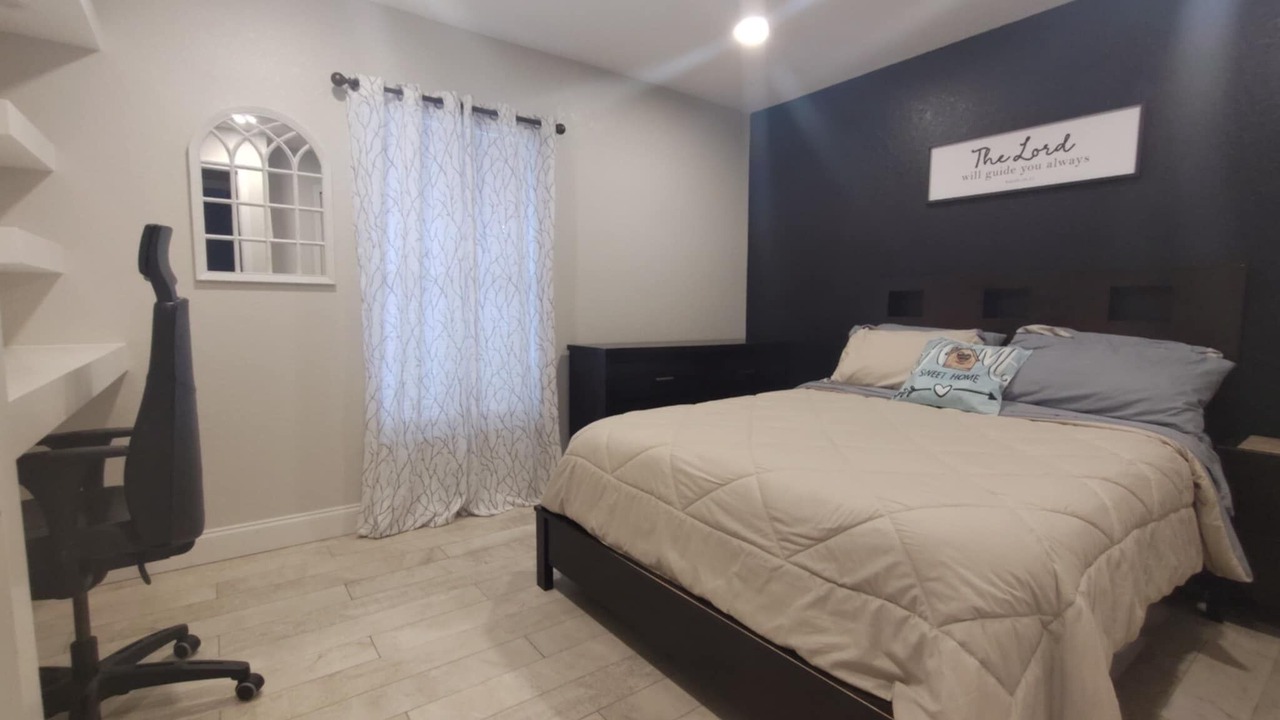 Photo of Bedroom in Candler