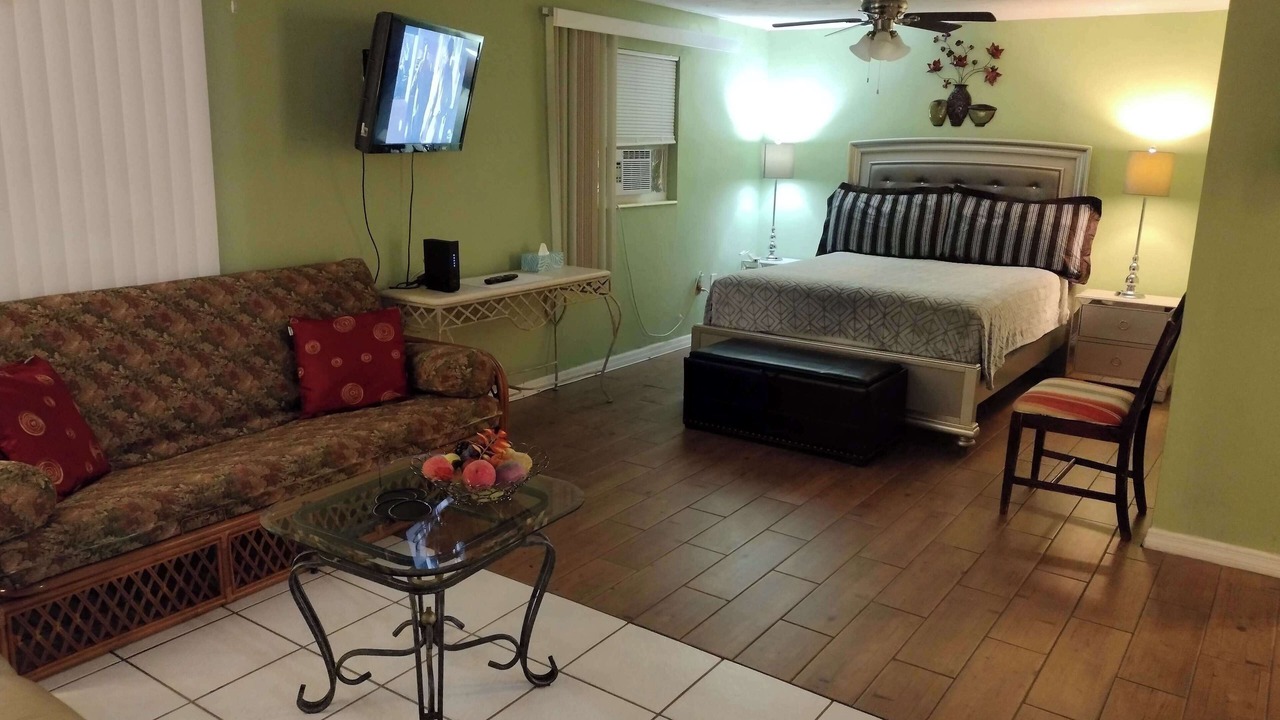Photo of Bedroom in Tarpon Springs