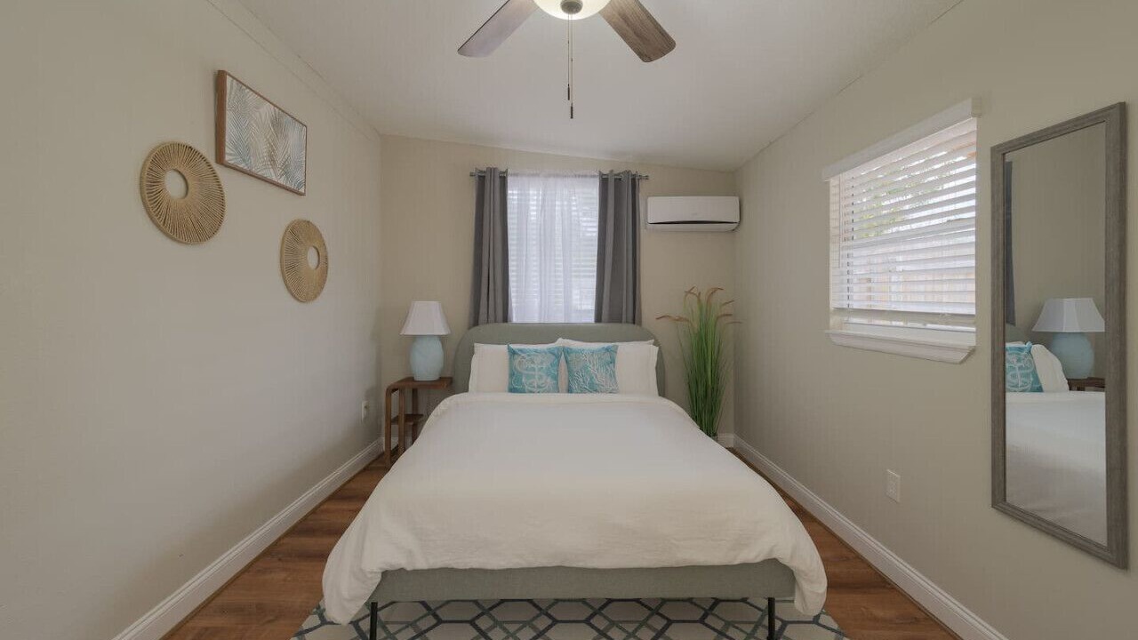 Photo of Bedroom in Azalea Park