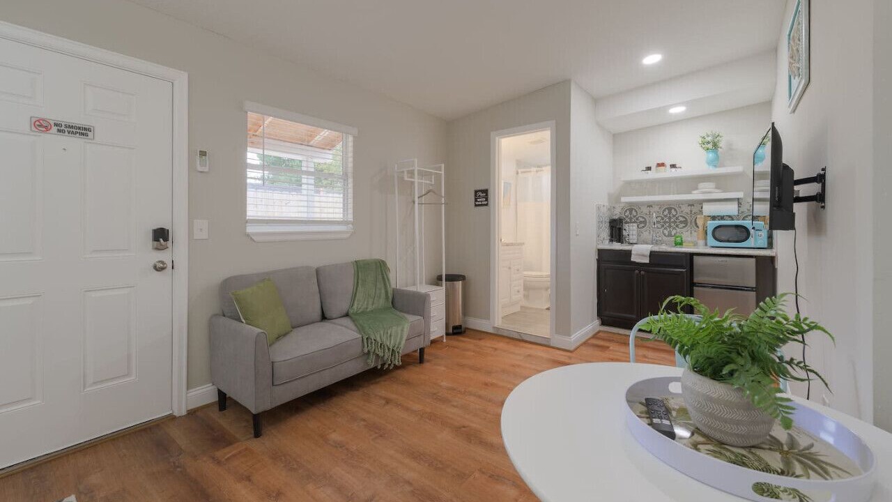 Photo of Livingroom in Azalea Park