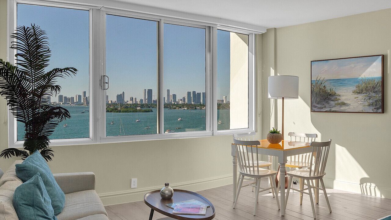 Photo of Livingroom in West Avenue